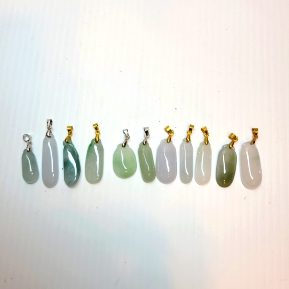 lot of 11 pieces of jade pendant charm for bracelet necklace phone bag charm - Picture 1 of 8
